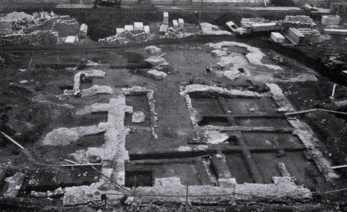 Az óbudai klarissza kolostor romjainak feltárása (Forrás: Koldulórendi építészet a középkori Magyarországon, 1994.) 05 óbuda.jpg