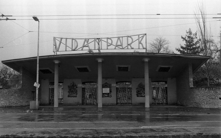 184902_vidampark_bejarat_1981_fortepan_126032.jpg