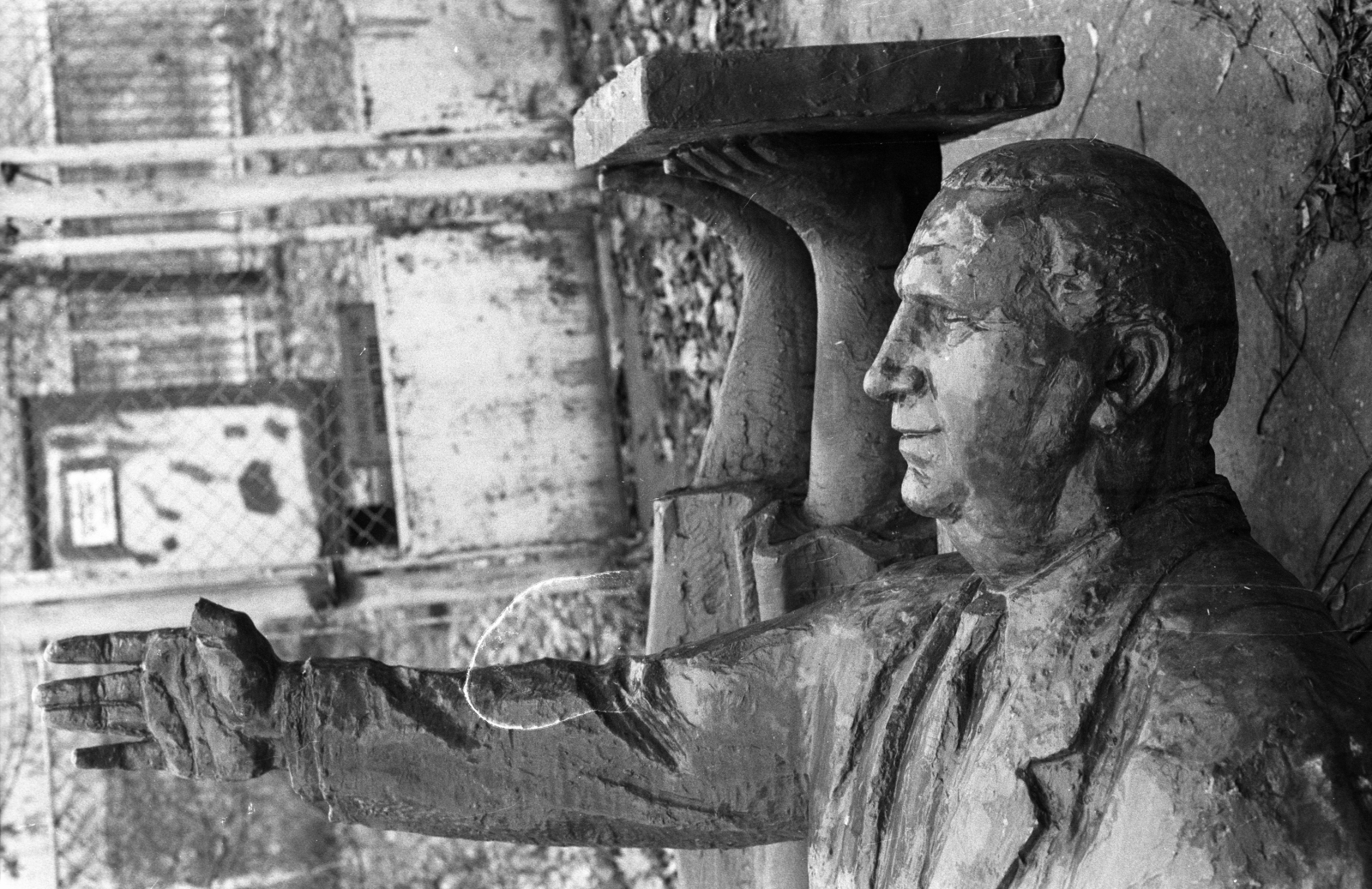 Objectionable Statue Monuments of the socialist era were dismantled 30 years ago