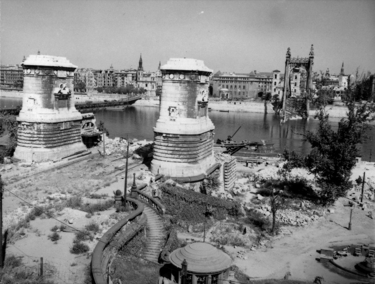 fortepan_105829.jpg fortepan_105829.jpg
