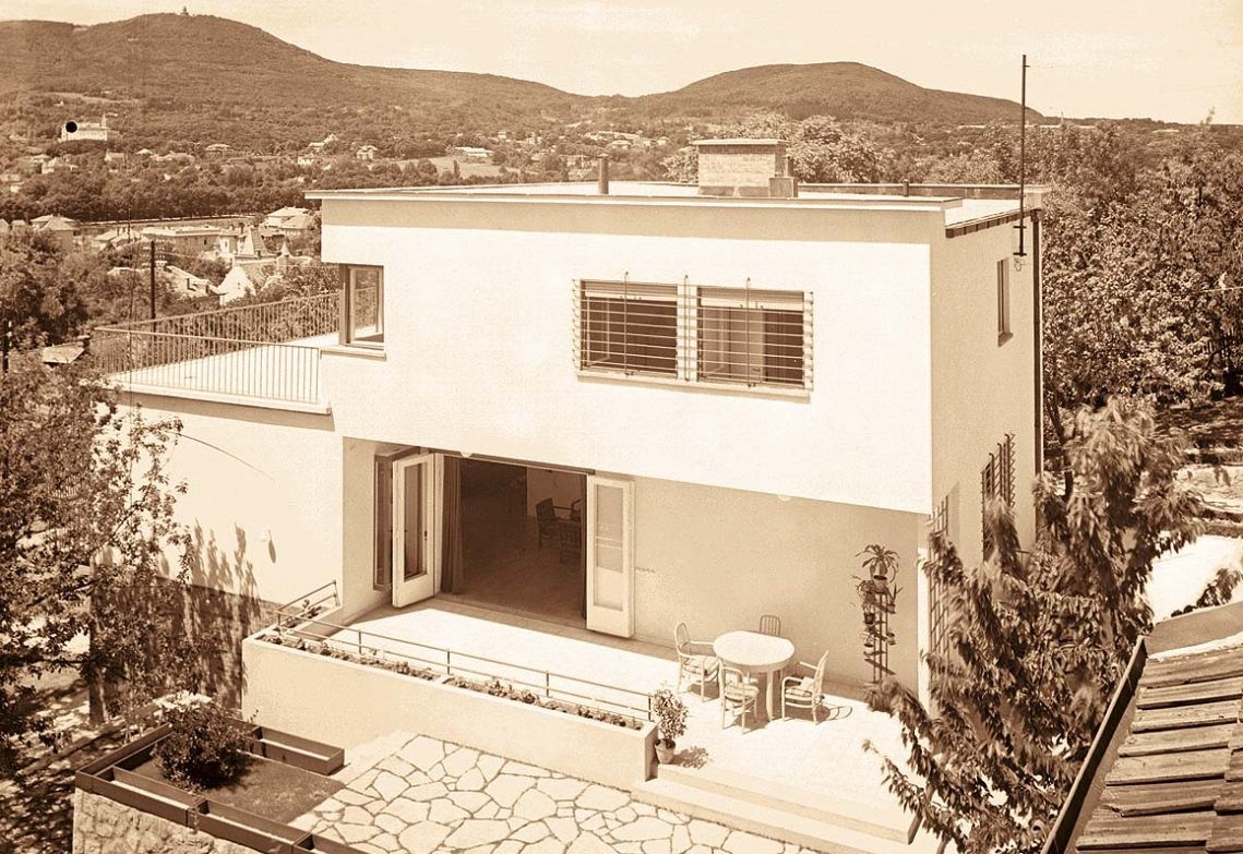 Az Orsó utca 43. szám alatti villa az 1930-as években (Forrás: nagyimreemlekhaz.hu) 08 orsó.jpg