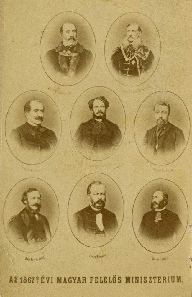 Andrássy Gyula kormánya 1867-ben. Középen Andrássy Gyula, felül jobbra Festetics György látható andrássy kormány_Fszek_041409.jpg