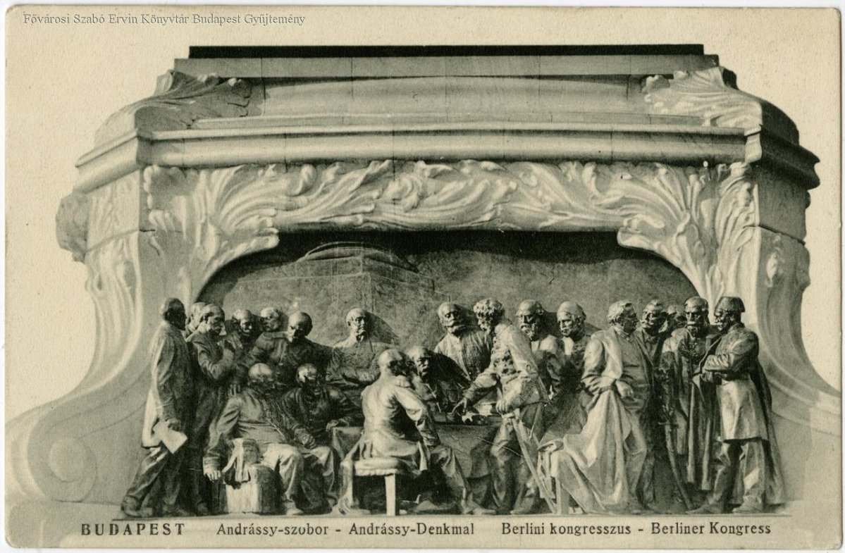 A berlini kongresszus domborműve az Andrássy-szobor talapzatán (Forrás: FSZEK Budapest-Gyűjtemény) berlini kongresszus_Fszek_K000681.jpg