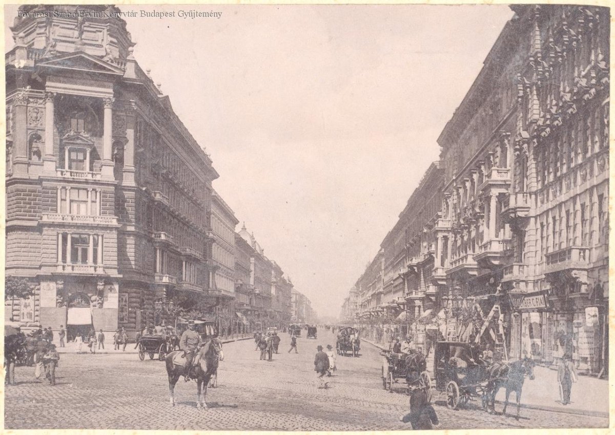 Az Andrássy út eleje a Fonciére-palotával (Forrás: FSZEK Budapest-képarchívum) Andrássy út_Fszek_020228.jpg