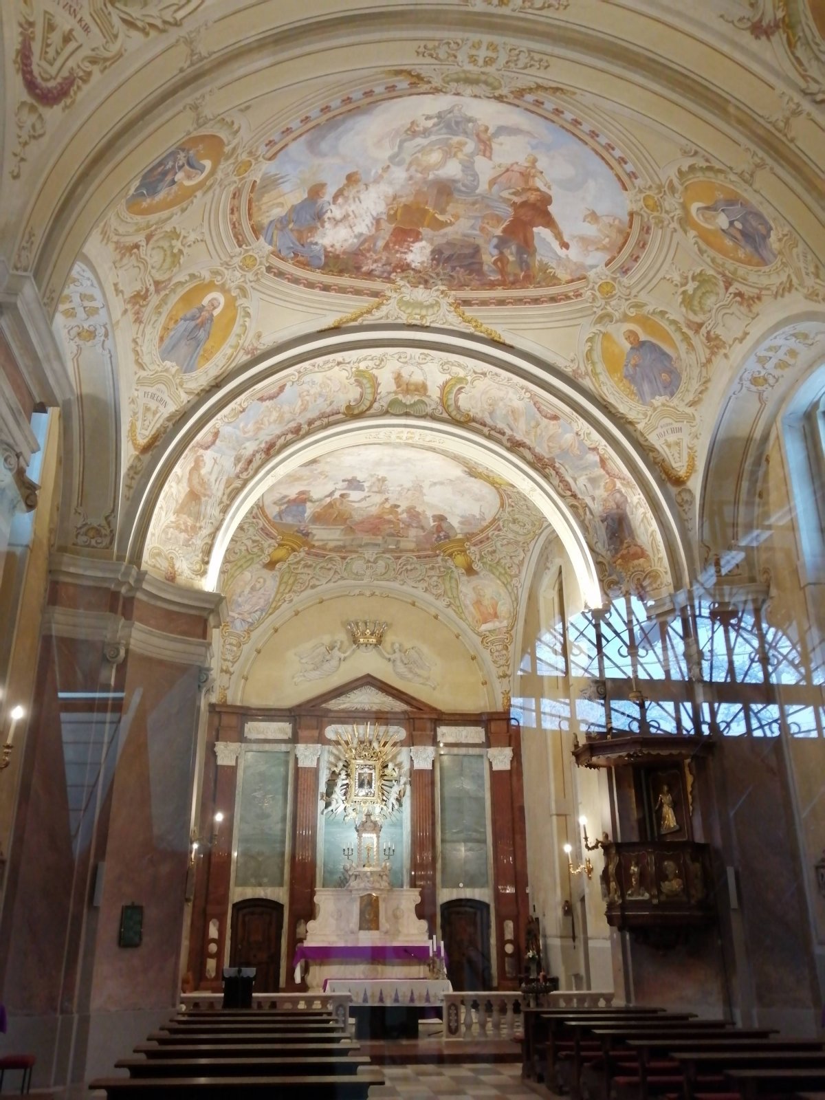A makkosmáriai kegytemplom belseje (Fotó: Benyó Gergely/pestbuda.hu) 8.jpg