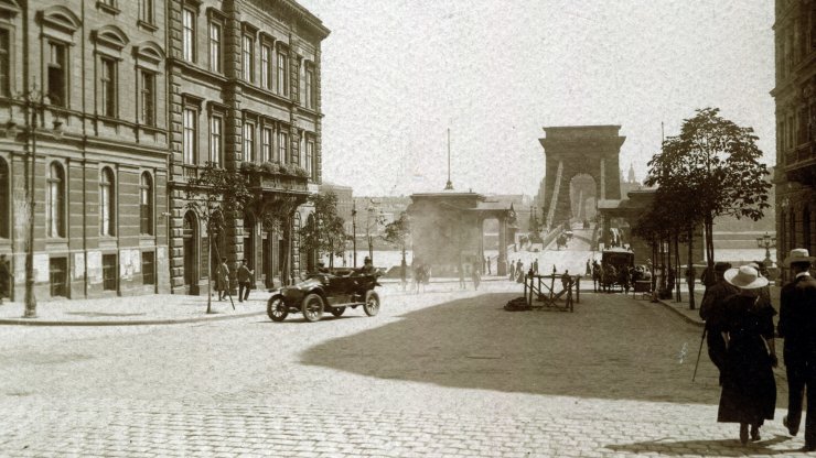 Clark Ádám tér 1917_fortepan_151644.jpg