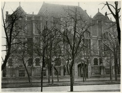 A Pesti Izrealita Hitközség Fiúárvaháza a Városligeti fasor 25-27. szám alatt (Forrás: gallery.hungaricana.hu) Izraelita árvaház.jpg