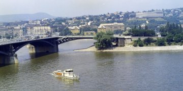 fortepan_206810_v.jpg