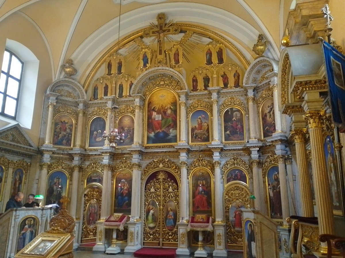 A szentélyt eltakaró ikonosztáz (Fotó: Bodó Péter/pestbuda.hu) 05 ikonosztáz.jpg