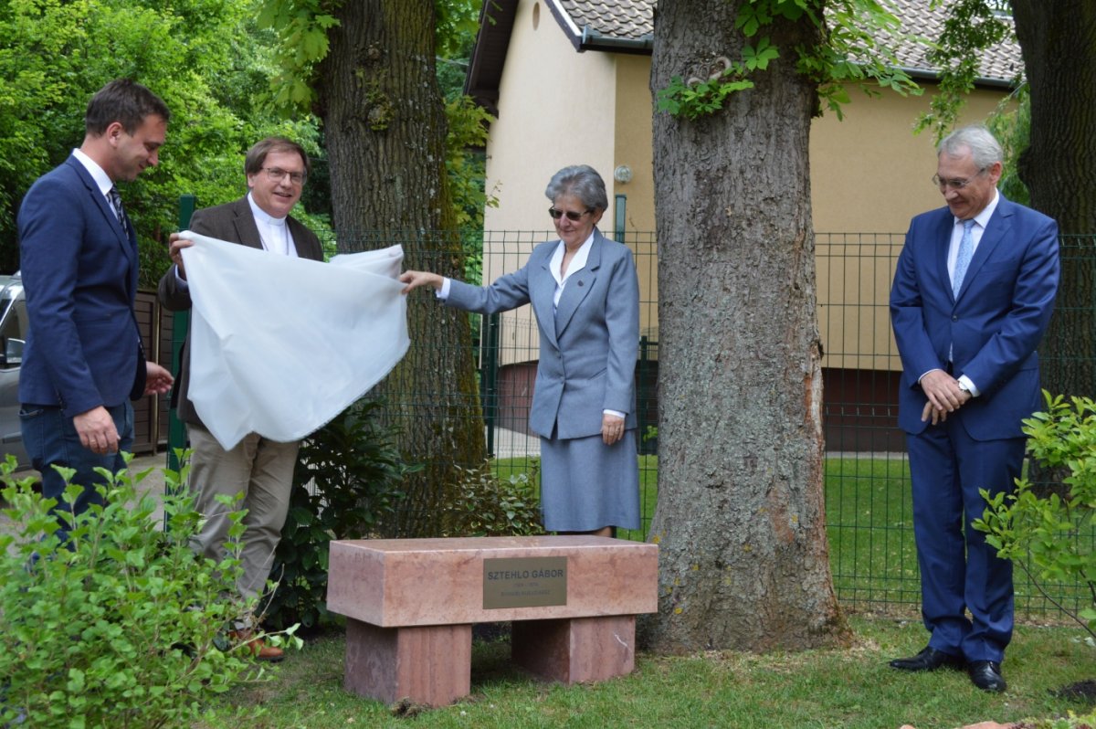 (Fotó: evangelikus.hu) 20240508-sarepta-embermentok-emlekpark-foto-galambos-adam-10_original.jpg