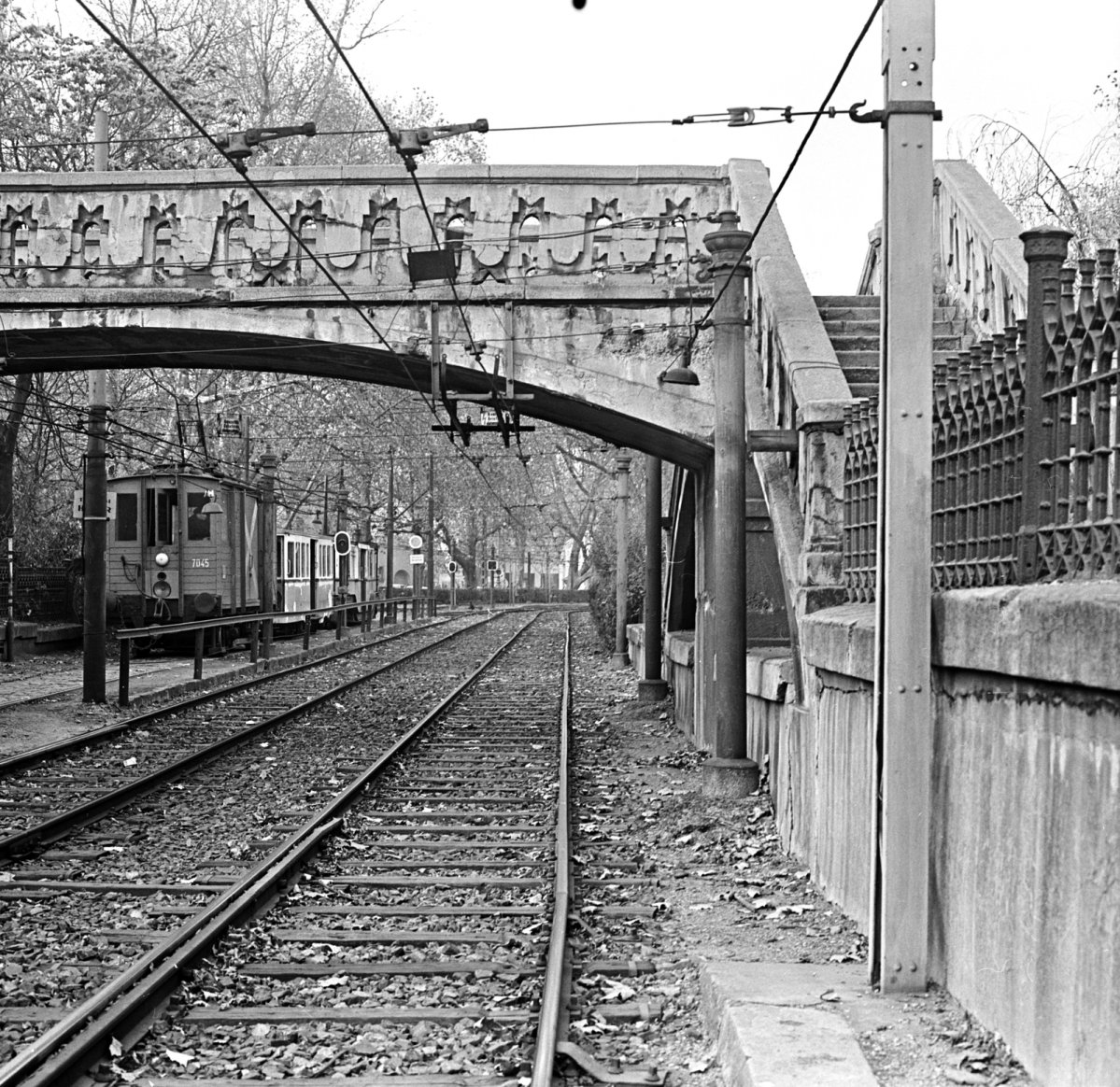 A híd megvan, alatta a földalatti vonala már nincas (Fotó: Fortepan/FŐMTERV) fortepan_253261.jpg