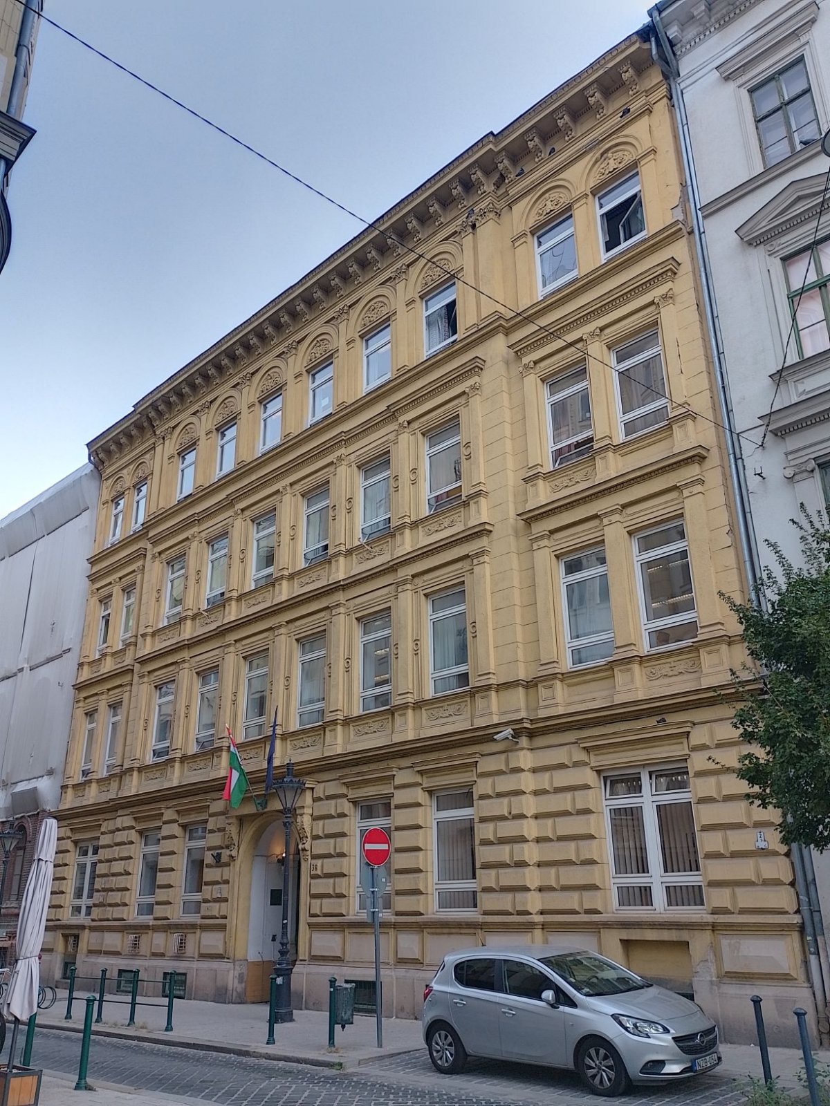 A Veres Pálné utca 38. szám alatt működik ma is az alapító nevét viselő gimnázium (Fotó: Bodó Péter/pestbuda.hu) 07 mai gimnázium.jpg