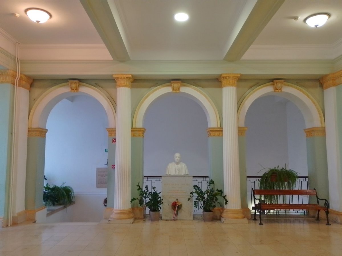 A díszes aula az első emeleten kapott helyet (Fotó: Bodó Péter/pestbuda.hu) 07 belső.jpg