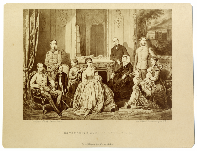 A királyi család 1870 körül, Erzsébet királyné ölében Mária Valéria hercegnő (Forrás: MNM) királyi család.png