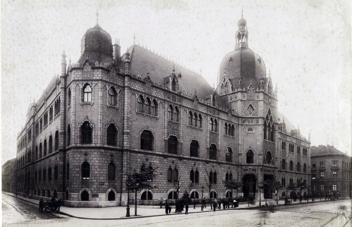 Az Iparművészeti Múzeum Lechner Ödön által tervezett épülete 1896-ban készült el (Forrás: Fortepan/Budapest Főváros Levéltára. Levéltári jelzet: HU.BFL.XV.19.d.1.08.119 03 imm fortepan_82644.jpg