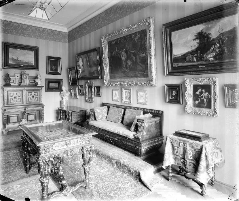 A Ráth György-villa képtárában értékes festmények voltak (Békei Ödön felvétele, 1906, forrás: Iparművészeti Múzeum) 06 képtár.jpg