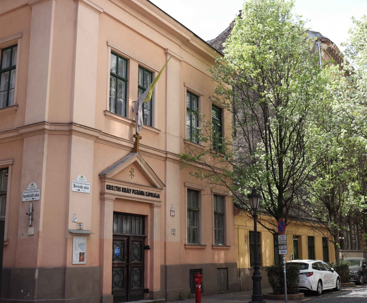 A Krisztus Király kápolna és plébánia máig megőrizte egyszerű, puritán jellegét (Fotó: Dubniczky Zsolt/pestbuda.hu) IMG_7349_1.jpg