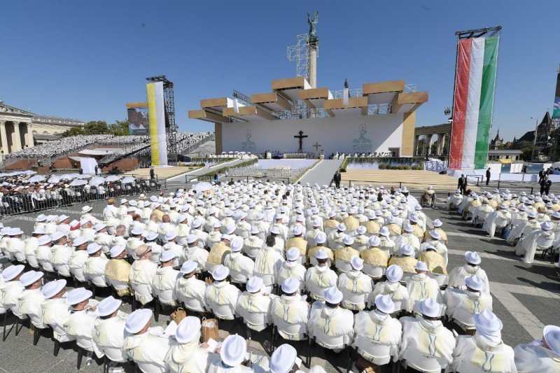 Ferenc pápa 2021. szeptember 12-én, a Hősök terén bemutatta az 52. Nemzetközi Eucharisztikus Kongresszus záró szentmiséjét (Fotó: Vatican News) img1.jpg