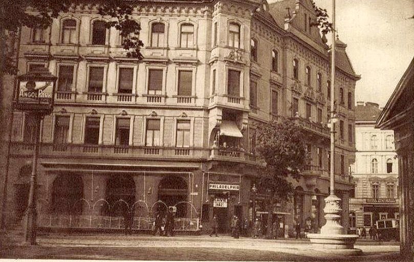 A Philadelphia kávéház 1931-ben, az I. kerületben, az Attila út, Alagút utca sarkán, Márai Sándor gyakran megfordult itt (Fotó: Hungaricana) márai1 (1).jpg