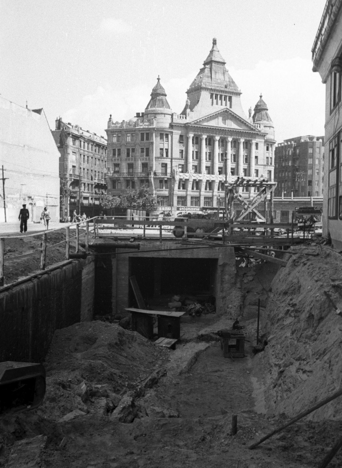 A kibontott alagút az 1950-es éveken (Fotó: Fortepan/UVATERV) fortepan_79826.jpg