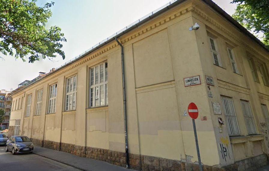 A Lenhossék utcai, kevésbé díszes tornaterem (Fotó: Dobó Dávid/pestbuda.hu) 05 fáy lenhossék.jpg