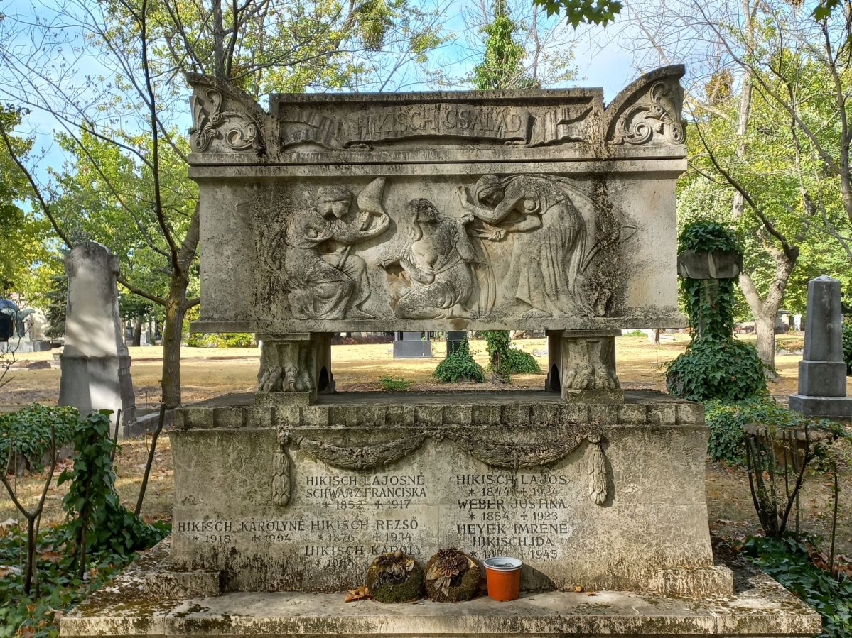 Hikisch Rezső maga tervezte a családi síremlékét is (Fotó: Dobó Dávid/pestbuda.hu) 09 hikisch sír.jpg