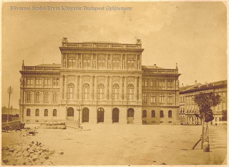 A Magyar Tudományos Akadémia épülete Pesten (Fotó: FSZEK Budapest Galéria) ee1869ad-6fae-47fc-bef6-2f2d22486f97.jpg