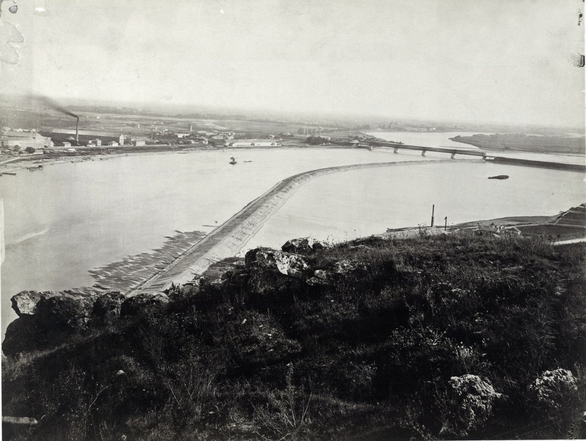 A Műegyetem helyén még a Duna öble volt (Fotó: Fortepan / Budapest Főváros Levéltára. Levéltári jelzet: HU.BFL.XV.19.d.1.06.063) fortepan_82323.jpg