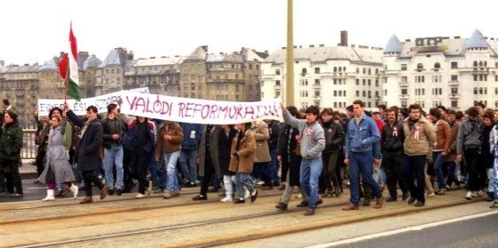 162892_1988-ban_a_margit_hidon.jpg