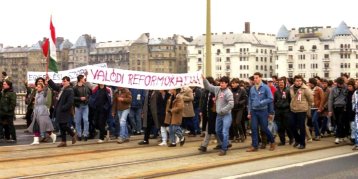 162892_1988-ban_a_margit_hidon.jpg