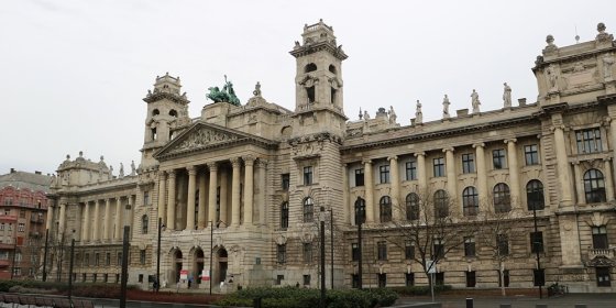 166484_kuria.jpg