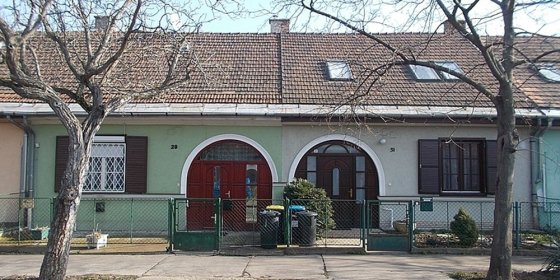 168078_800px-gyekenyes_utca_29-31__tisztviselotelep__2018_albertfalva.jpg