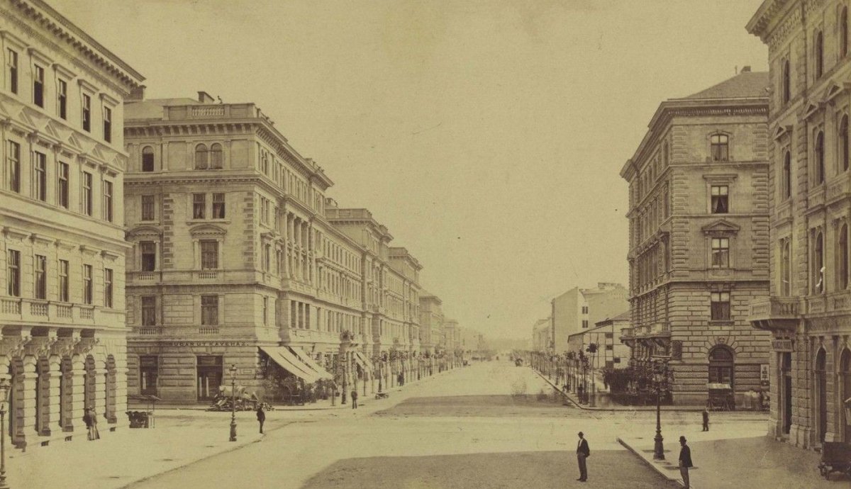 174946_andrassy_andrassy_sugar_ut_a_varosliget_fele_nezve_eloterben_a_nagymezo_utca_keresztezodese._a_felvetel_1878_korul_keszult._fortepan_-_budapest_fovaros_leveltara._hu.bfl.xv.19.d.1.05.107_nyito2.jpg