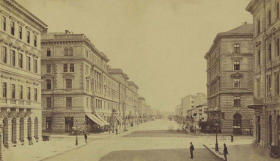 185952_174947_andrassy_andrassy_sugar_ut_a_varosliget_fele_nezve_eloterben_a_nagymezo_utca_keresztezodese._a_felvetel_1878_korul_keszult._fortepan_-_budapest_fovaros_leveltara._hu.bfl.xv.19.d.1.05.107_ny.jpg